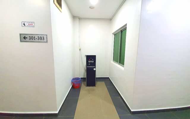 OYO 89715 CK Hotel