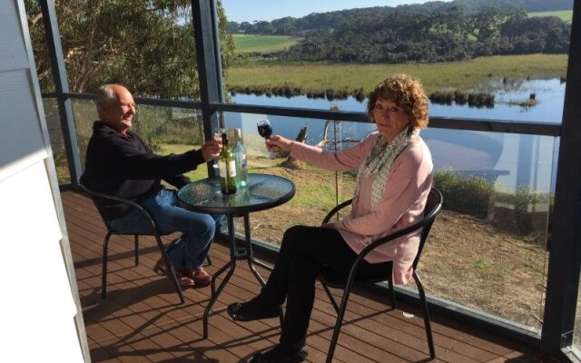 Curdievale Riverfront Lodge