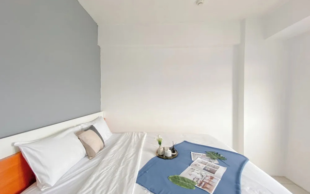 Comfy 1BR Apartment with Extra Room at Green Pramuka City near Mall – Guest Rooms – Jakarta