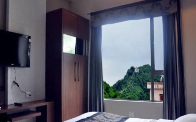 Hotel Sheela Shree Plaza