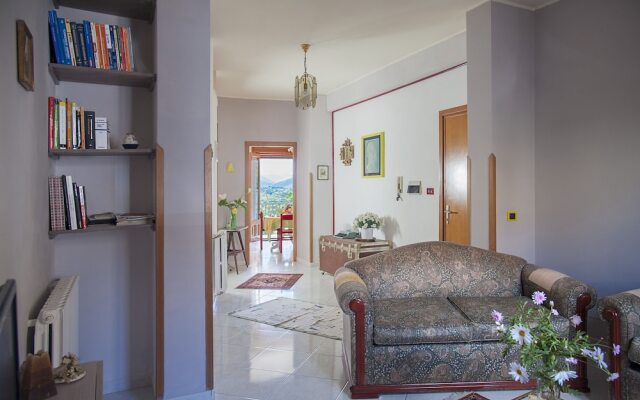 Smile Apartment with views by Wonderful Italy
