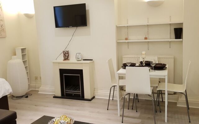 Novelty Suites Conway Street