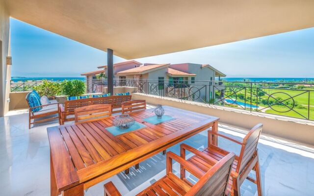 Beautiful 3 Bedroom Condo