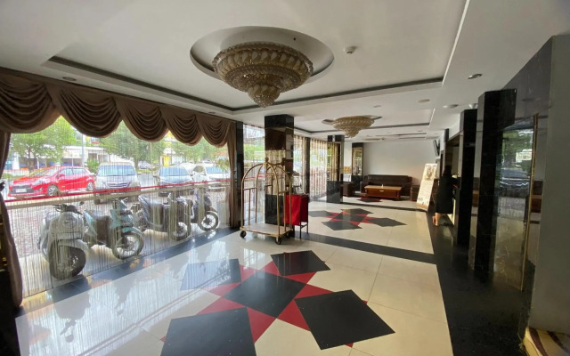 RedDoorz Premium near Grand Batam Mall