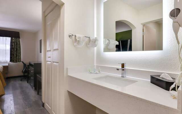 Quality Suites Albuquerque Airport