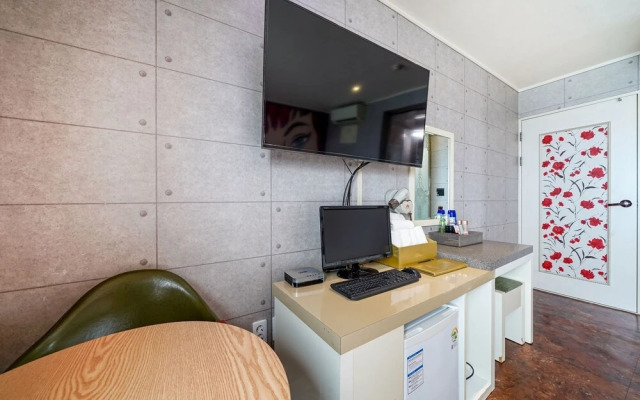 Busan Songjeong S Hotel