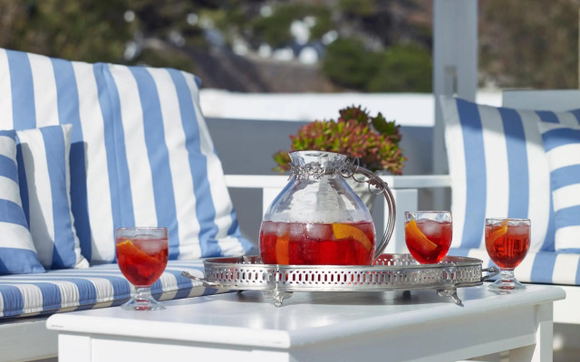 Folegandros Apartments