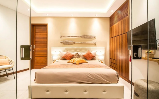 Villa 15 Stunning 6 BR Villa 400m to Beach