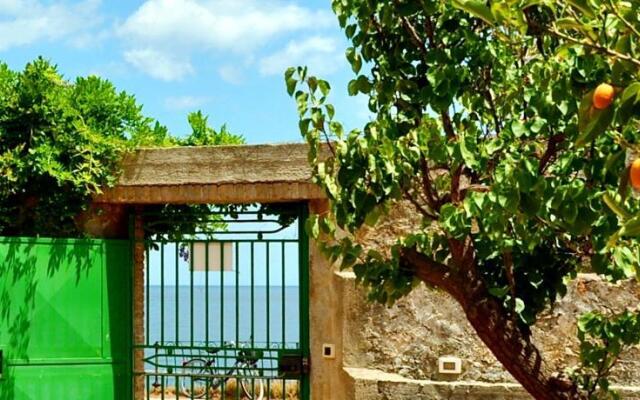 Seafront Apartments Gardenhouse