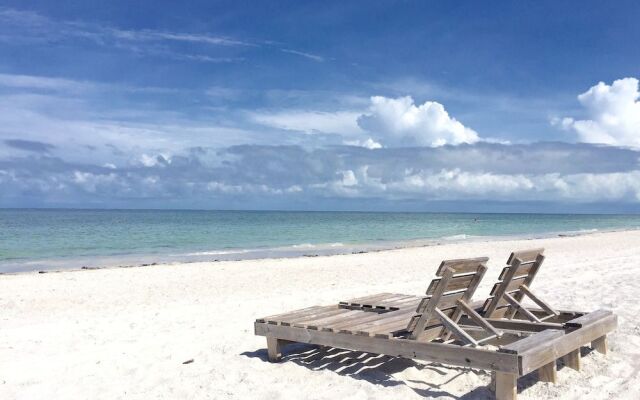 810 Gulfside