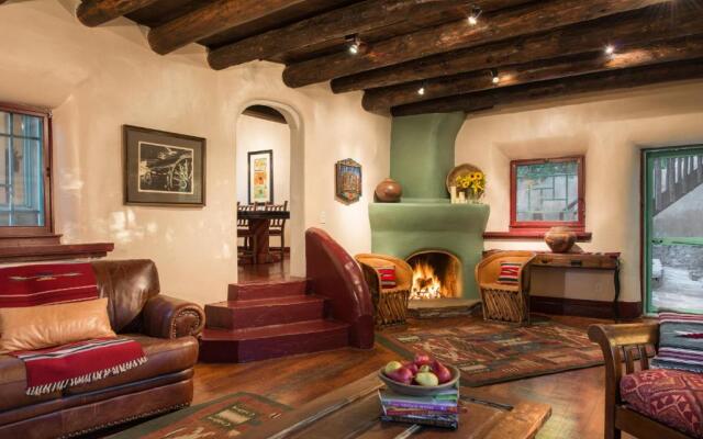 Inn Of The Turquoise Bear