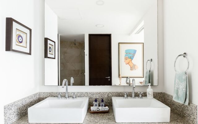 Beautiful Beachfront Apartments