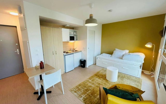 We Live In R - Suite 302