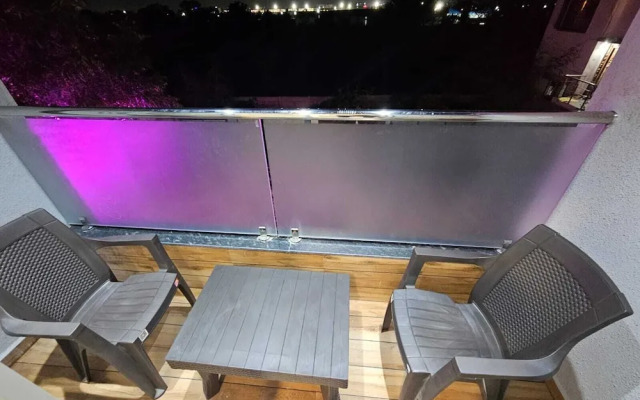 Azura Vista by Alt Acco