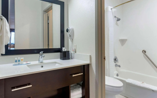 Comfort Inn & Suites Tigard near Washington Square