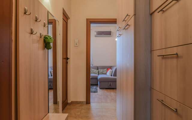 FM Deluxe 1-BDR Apartment - Iconic Donducov Boulevard