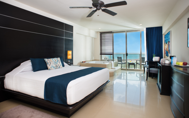 Seadust Cancún All Inclusive Family Resort