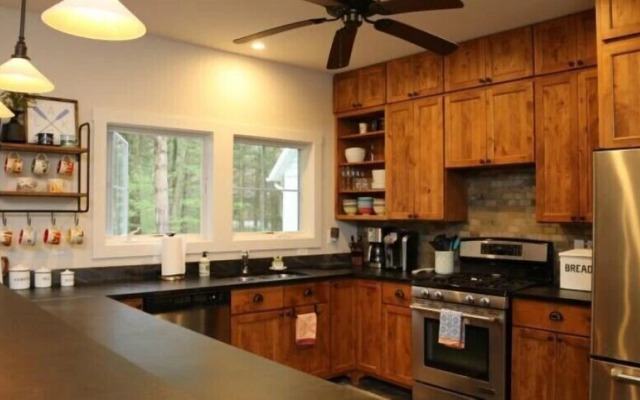 Lake Trail Treehouse