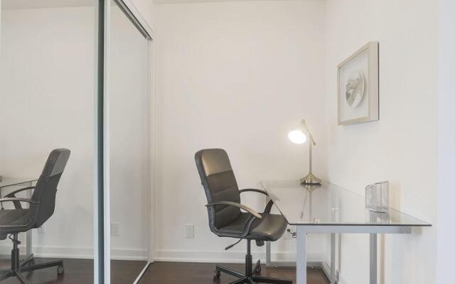 Noel Suites - York and Harbour St.