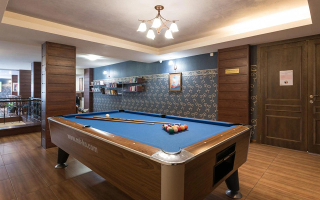 Grand Royale Apartment Complex & Spa