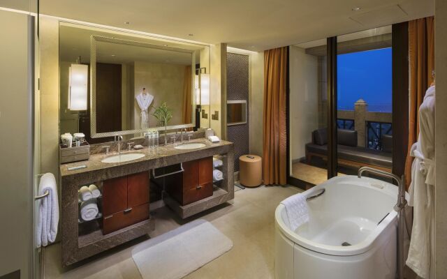 Hilton Qingdao Golden Beach