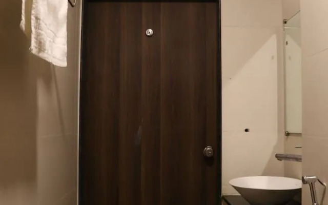 OYO 9953 Hotel Alankar