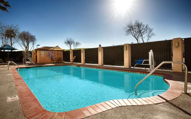 Best Western Plus Villa Del Lago Inn Patterson