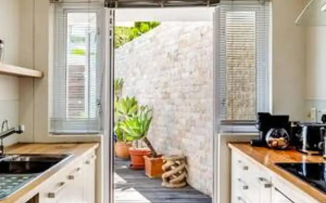 Beachy Apartment w Pool Ocean Views Beach Steps