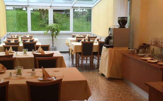 Airport Hotel Stetten