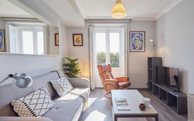 LEEWAYS APARTMENT VII in ALCALÁ 99