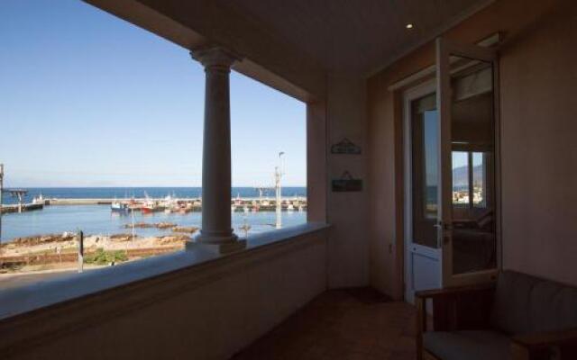 1 Mews at the Majestic Village