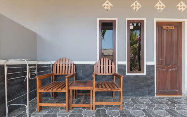 RedDoorz near Pantai Ujung Genteng