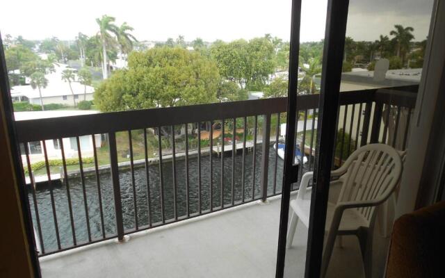 Surfsider Resort
