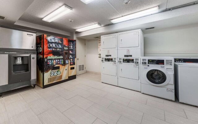 Red Roof Inn PLUS+ Columbus - Worthington