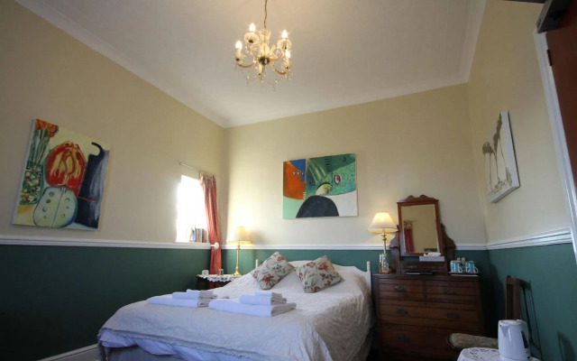 South Lodge