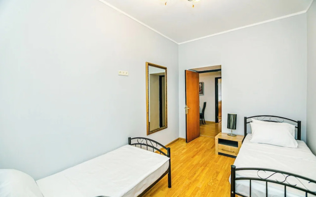 Azneft Garden Apartment
