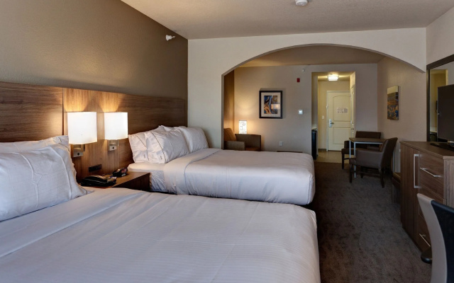 Holiday Inn Express & Suites Manhattan by IHG