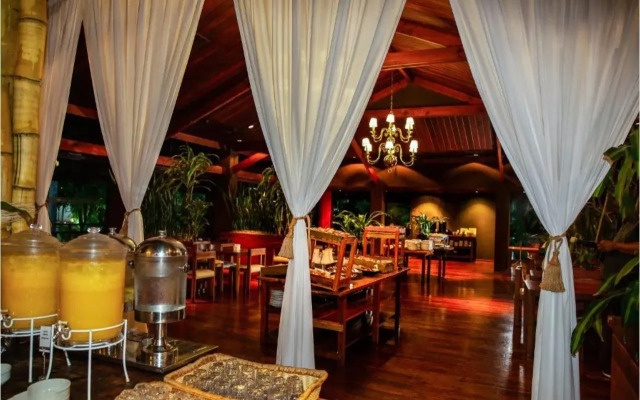 Raices Esturion Hotel
