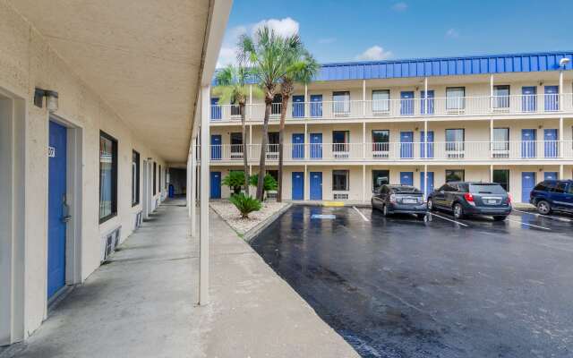 Motel 6 Pooler, GA - Savannah Airport