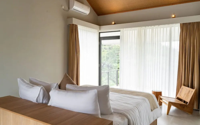 JadenHill CityView 8BR Villa Heated Pool+Movieroom