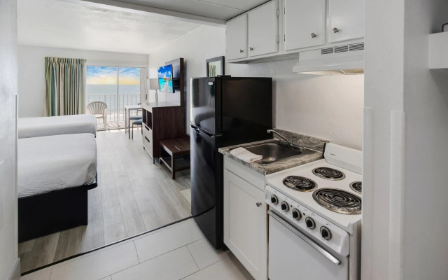 Blu Atlantic Oceanfront Hotel & Suites
