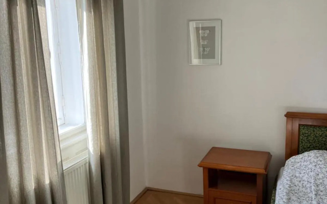 Ruhige Wohnung in Helenental