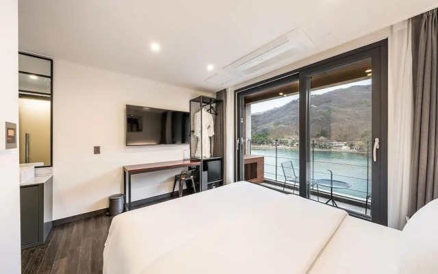 Namyangju Reina Hotel