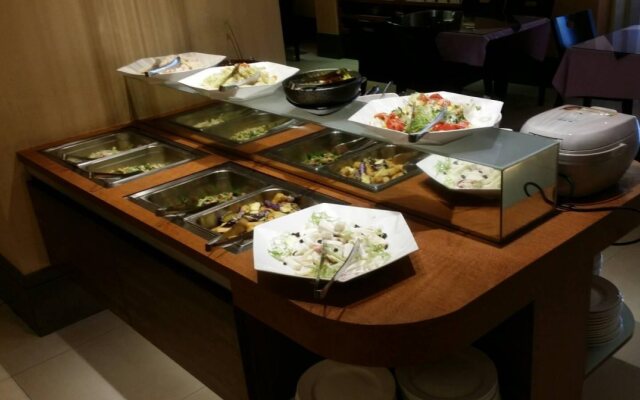Hotel B