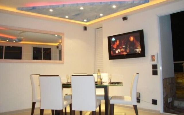 Rios Finest Rua Bolivar Copacacabana