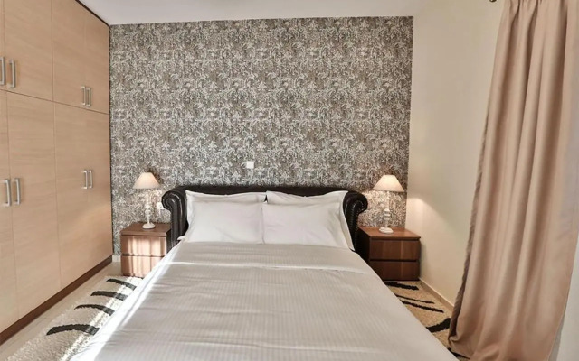 V Luxury Apartment 4
