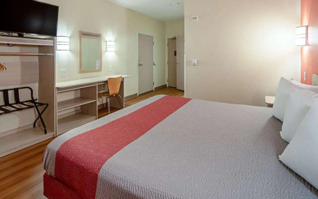 Motel 6 Anchorage, AK - Midtown