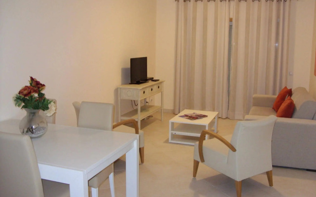 Oasis Parque Country Club