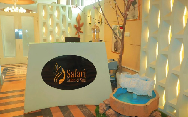 Safari Club 1