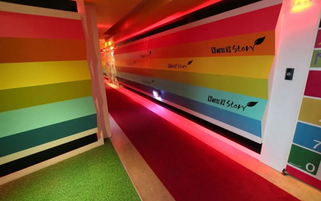 V1 Hotel